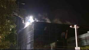 Incendio afecta a Radio El Conquistador en Huechuraba: No se registraron personas lesionadas
