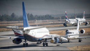 Aeropuerto de Santiago reanuda operaciones aéreas tras emergencia por presencia de aves