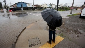 ¿Qué es el 'escote del diablo'? El particular fenómeno que evitaría que lleguen fuertes lluvias a Santiago