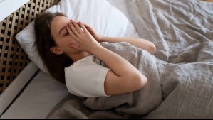 Esta es la hora ideal para acostarse a dormir, según una experta: Revisa por qué y cómo lograrlo