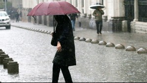 Región Metropolitana se prepara para la lluvia: ¿A qué hora comienzan las precipitaciones el viernes en Santiago?