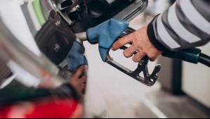 Tras baja en las bencinas: Así puedes obtener hasta $300 de descuento por litro de combustible