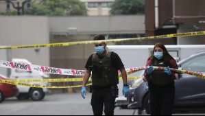 Mujer muere al caer de un edificio en Santiago Centro: Brigada de Homicidios de la PDI queda a cargo del caso