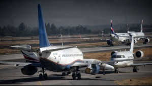 Se tuvo que evacuar un avión: Sujeto es detenido en el Aeropuerto de Santiago tras decir que tenía elemento explosivo