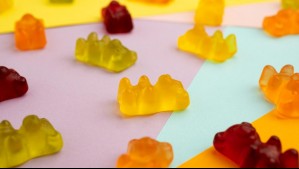 Niño de 5 años se come una gomita de LSD de su papá y termina internado en Argentina