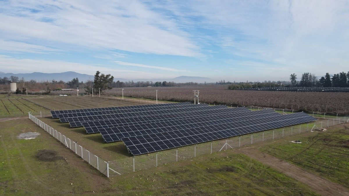 Cuentas de luz a $0: Primer parque solar social municipal de Chile beneficia a vecinos de Talagante
