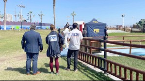 Tenía más de 50 heridas cortopunzantes: Encuentran cadáver de hombre en Playa Cavancha de Iquique