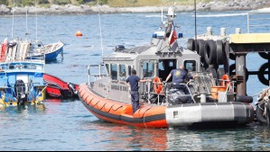 Lancha naufraga en desembocadura del río Biobío: Sus nueve tripulantes fueron rescatados ilesos