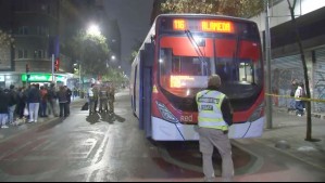 Dos personas mueren tras ser atropelladas por micro de Red Movilidad en el centro de Santiago