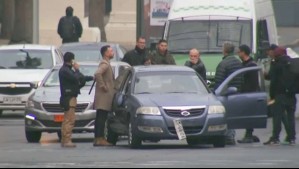 Altercado en la Alameda: Vehículo chocó contra barreras de contención y conductor fue detenido por Carabineros