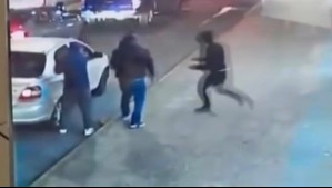 Ejecutaron 4 impactos de bala y un guardia fue herido: Video captó violento asalto a un mall chino en Temuco
