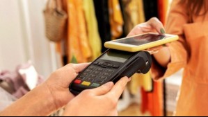 Sernac aprueba dictamen por empresas que venden por internet y cuentan con tiendas físicas: ¿Qué dice sobre las entregas?