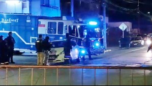 Video captó cómo vehículo mal estacionado dificultó la salida de Bomberos a una emergencia: Le cobrarán daños