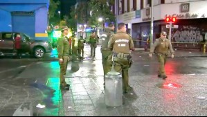 Hombre atropella a dos carabineros en Santiago: Uno de los policías está en estado de 'mayor gravedad'