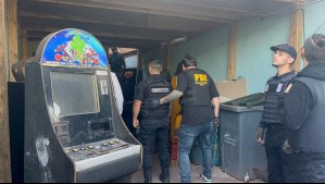 Investigan denuncias por posible prostitución infantil: Allanan casa que funcionaba como casino clandestino en Estación Central