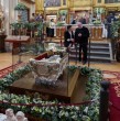 Conoce detalles sobre la exhibición de los restos de Santa Teresa de Jesús por primera vez en más de 100 años en la Basílica de la Anunciación de Nuestra Señora del Carmen en Salamanca, España.