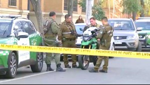 Balean a persona afuera de un colegio en Santiago Centro: Autor del disparo sería un vendedor de cabritas