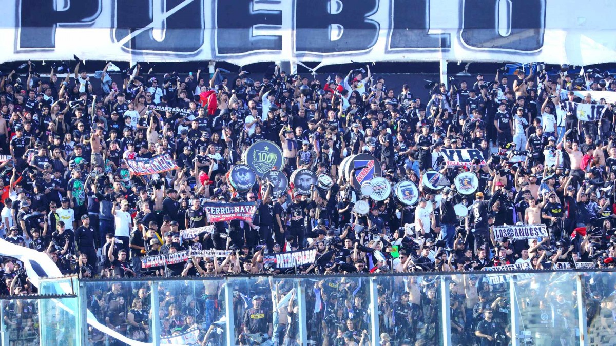 Detienen a 30 hinchas de Colo Colo que habrían intentado ingresar al estadio de Racing Club