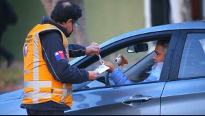 Restricción vehicular: Revisa qué patentes no podrán circular este jueves en la capital
