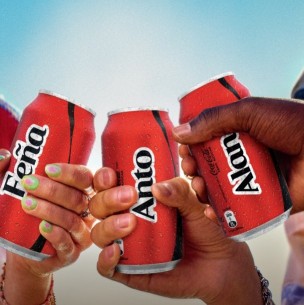 Coca-Cola Zero Azúcar invita a estudiantes a personalizar sus latas en gira universitaria: 'Comparte una Coca-Cola'
