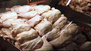 Autoridades proyectan alza moderada en precio del pollo y huevos tras brote de gripe aviar en Brasil