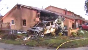 Avión se estrella en barrio residencial de California e incendia casas y vehículos