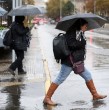 Tras las intensas lluvias en la Región Metropolitana el fin de semana, en los próximos días podrían regresar las precipitaciones a la capital. Revisa cuándo se anticipan probables chubascos.