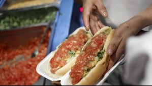 Promociones desde los $1.500 y parten este viernes: Así puedes celebrar el Día del Completo