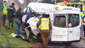 Furgón municipal que trasladaba a pacientes de la Teletón choca con bus en Curicó
