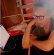 Un video recientemente revelado capta el instante exacto en que Wendy Rush, esposa del director ejecutivo de OceanGate, Stockton Rush, escucha un extraño golpe mientras sigue en tiempo real la inmersión del submarino Titan.