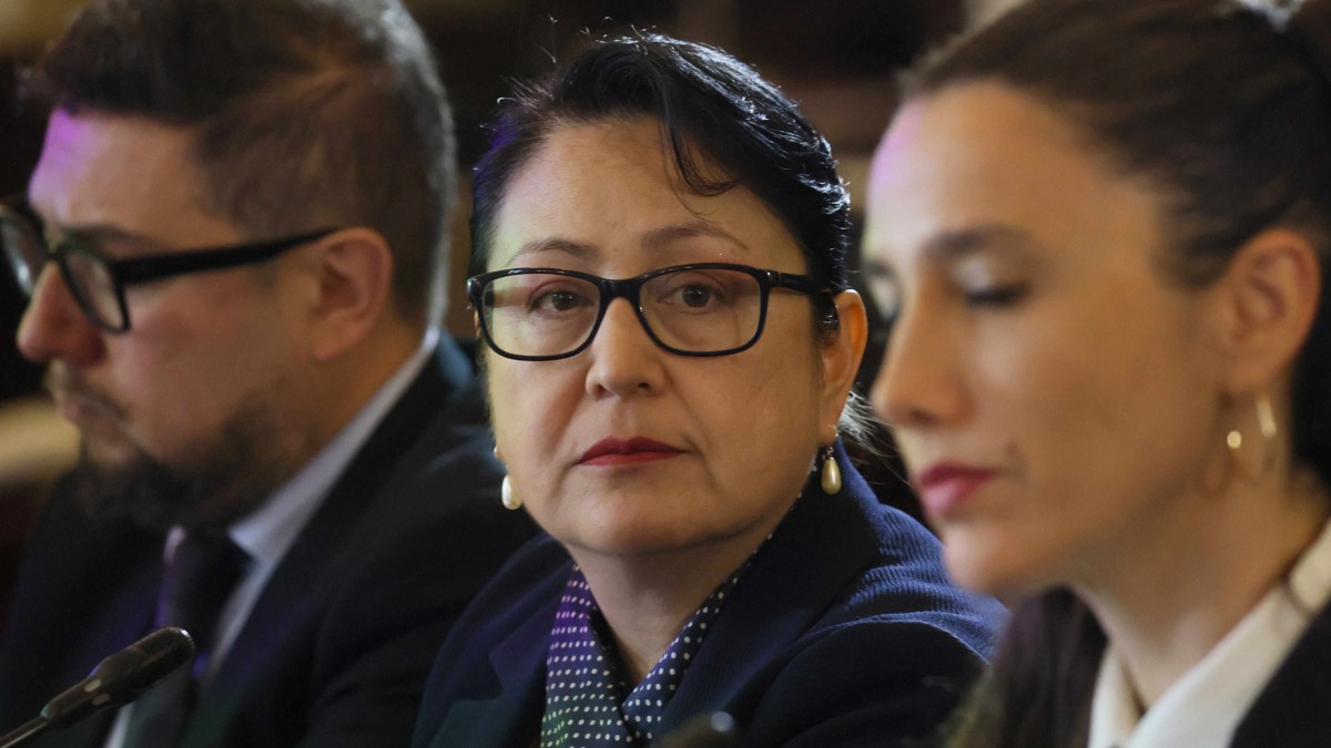 Contralora: Funcionaria con 332 días de licencia emitía boletas como psicóloga y compartía en redes actividades recreativas