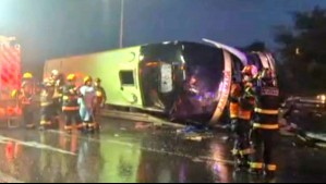 Grave accidente en la Ruta 5 Sur: Al menos dos muertos deja volcamiento de bus de dos pisos en San Fernando