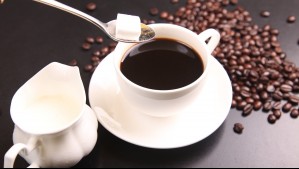 Precio del café sigue al alza en Chile: Expertos explican las causas del aumento