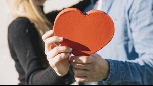 ¿Por qué el primer amor nunca se olvida? Especialistas entregan la respuesta