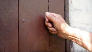 Abuelo dejó su casa unos días por un tratamiento y al volver su nieto se la había tomado