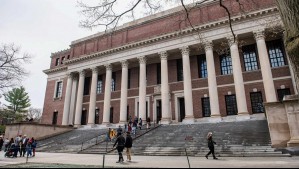 Gobierno de Trump ordena suspender entrevistas para obtener visas de estudiantes