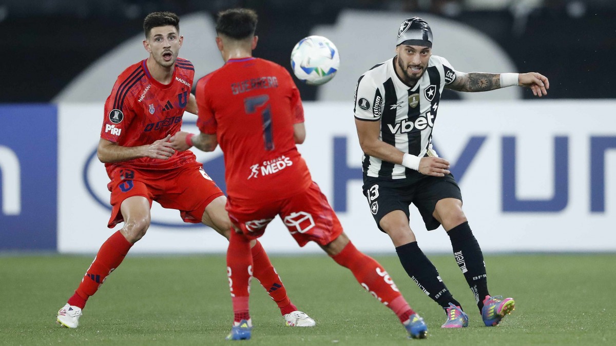 La U desperdició la ventaja numérica y se despidió con caída de la Libertadores