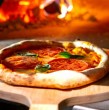 Una de las pizzerías más reconocidas en New Hampshire, Estados Unidos, sorprendió al anunciar su bancarrota y el cierre repentino de su planta en Pittsfield, afectando a clientes y trabajadores por igual.