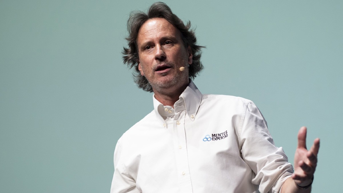 Mentes Expertas presenta a Víctor Küppers en Chile con su charla motivacional 'Vender como Cracks'