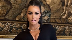 'Me veo tan incómoda': La sincera confesión de Emilia Dides tras posar junto actores de película internacional en Brasil