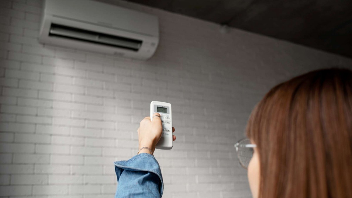 Es la misma en invierno y en verano: ¿A qué temperatura poner el aire acondicionado para no gastar de más?