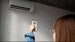 Es la misma en invierno y en verano: ¿A qué temperatura poner el aire acondicionado para no gastar de más?