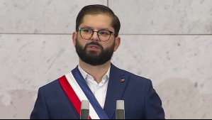 'Son mártires de Chile': Presidente Boric homenajea a funcionarios fallecidos de Carabineros y la PDI durante la Cuenta Pública
