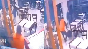 Video muestra a comerciante echando a sillazos a delincuentes de su local en Argentina
