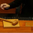 Un insólito caso ocurrido en España fue resuelto luego de que un trabajador sufriera un infarto en el vestuario de su empresa y la mutual FREMAP se negara a reconocer lo sucedido como accidente laboral.