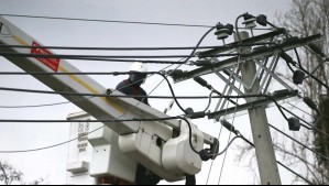 Cortes de luz en la Región Metropolitana: Sectores de cuatro comunas se verán afectados este martes