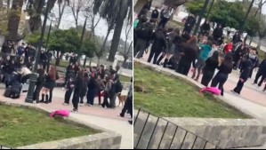 Nueva riña escolar: Estudiantes se enfrentan en plaza de Lota y una de ellas es arrastrada por el suelo