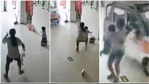 Niña de 11 años salva a su hermana a segundos de que un vehículo eléctrico la atropellara en China