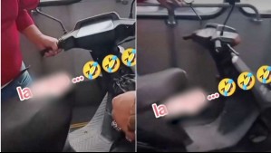 Insólito: Video muestra a hombre que subió su moto a la micro en la RM y pasajeros lo increparon