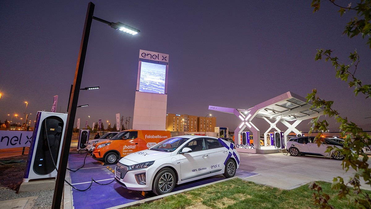 'Mi Taxi Eléctrico': El programa que impulsa el recambio de taxis y colectivos a autos 100% eléctricos